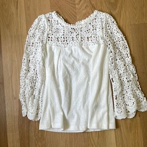 5/$22 Eri + Ali floral laced top